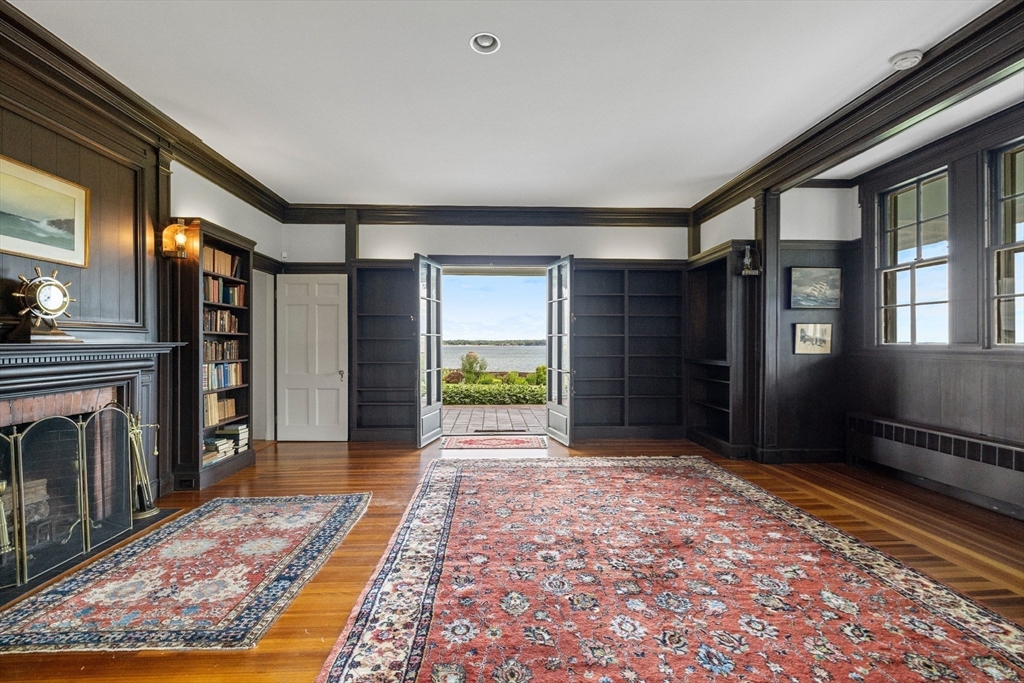 4 Broadmere Way
