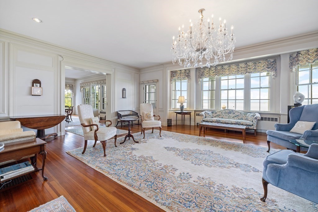 4 Broadmere Way