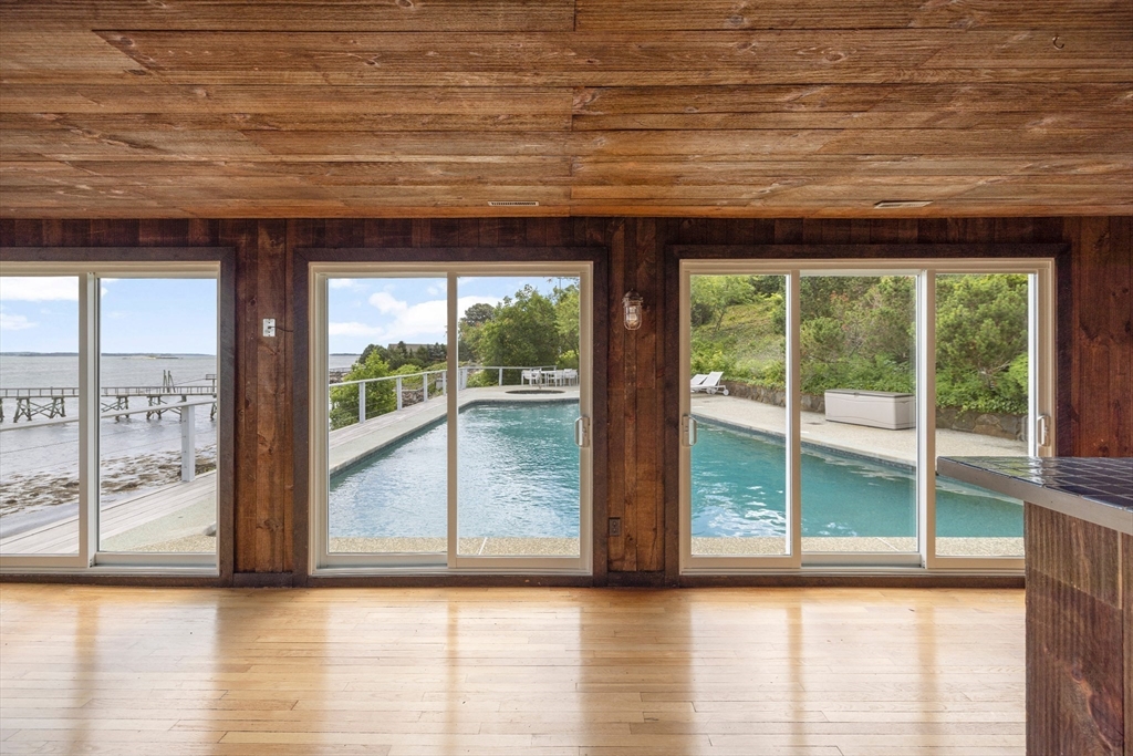 4 Broadmere Way
