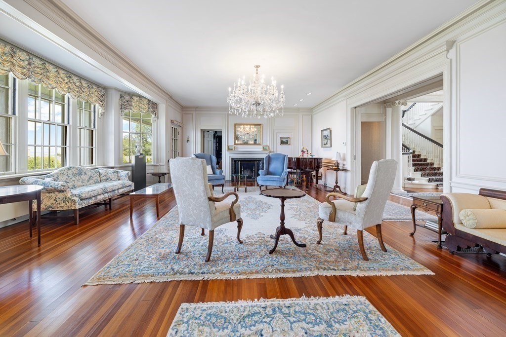 4 Broadmere Way