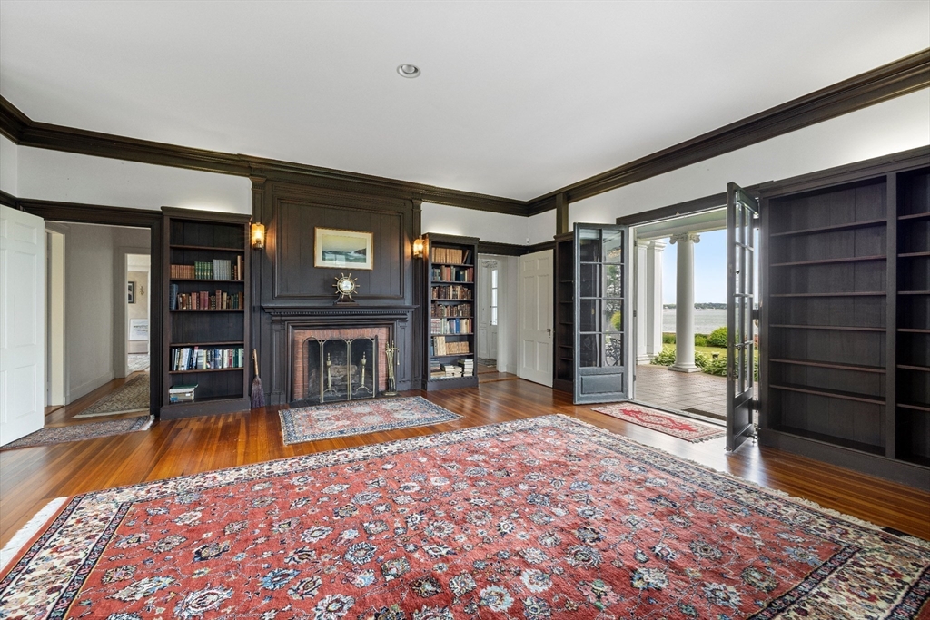 4 Broadmere Way