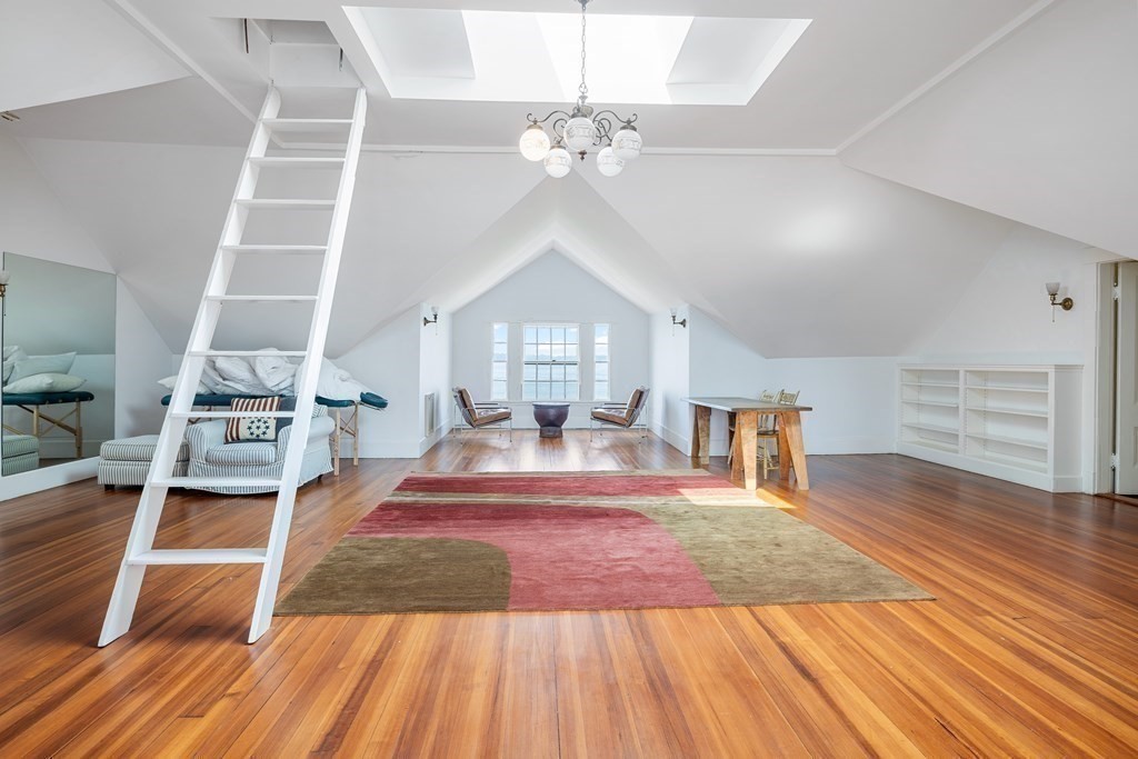 4 Broadmere Way