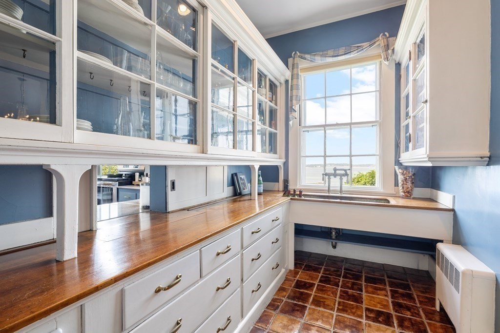 4 Broadmere Way