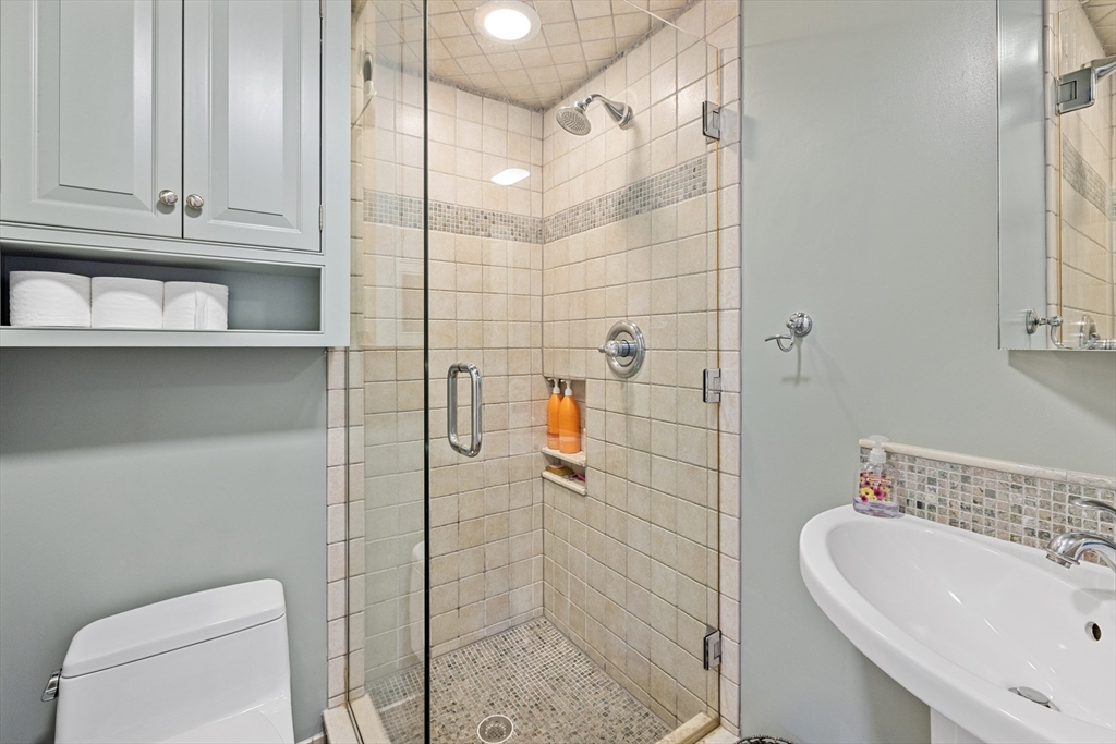 10 Hillside Ave # 10