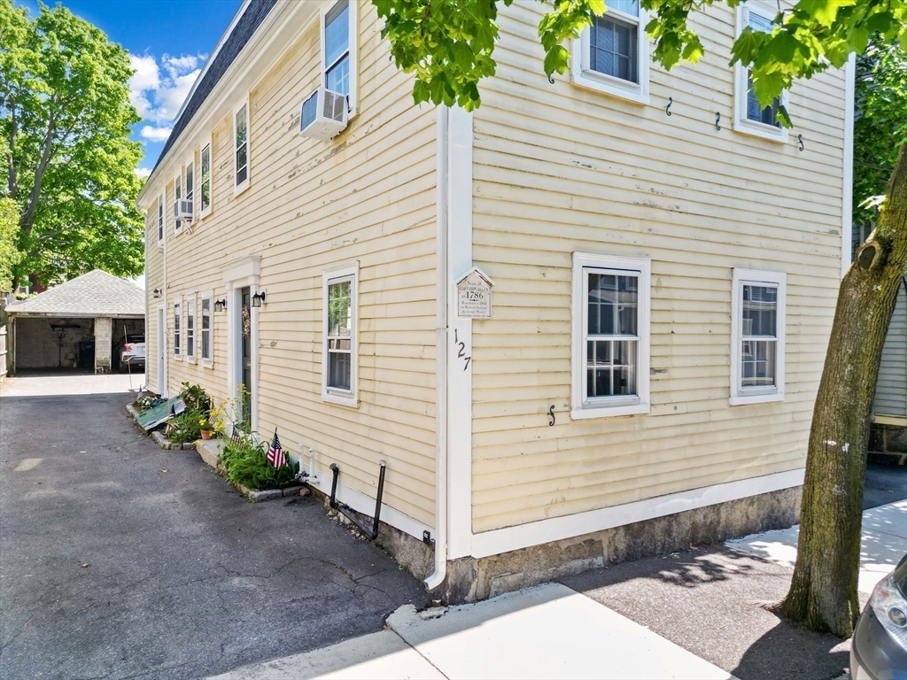 127 Derby St # 1
