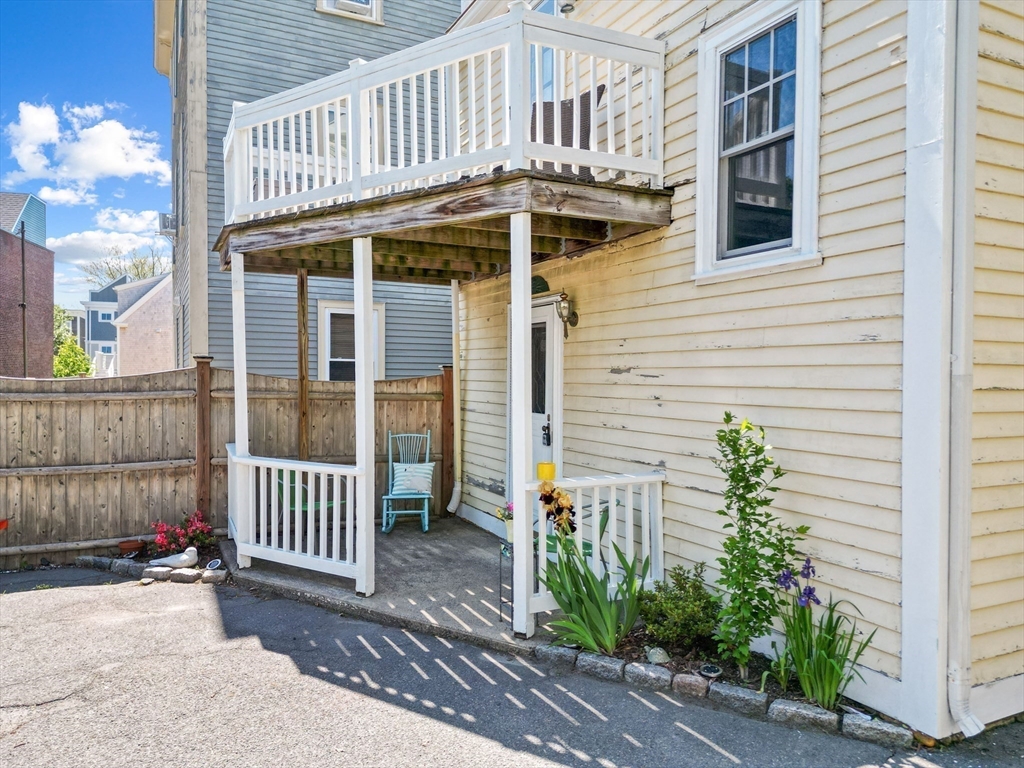127 Derby St # 1