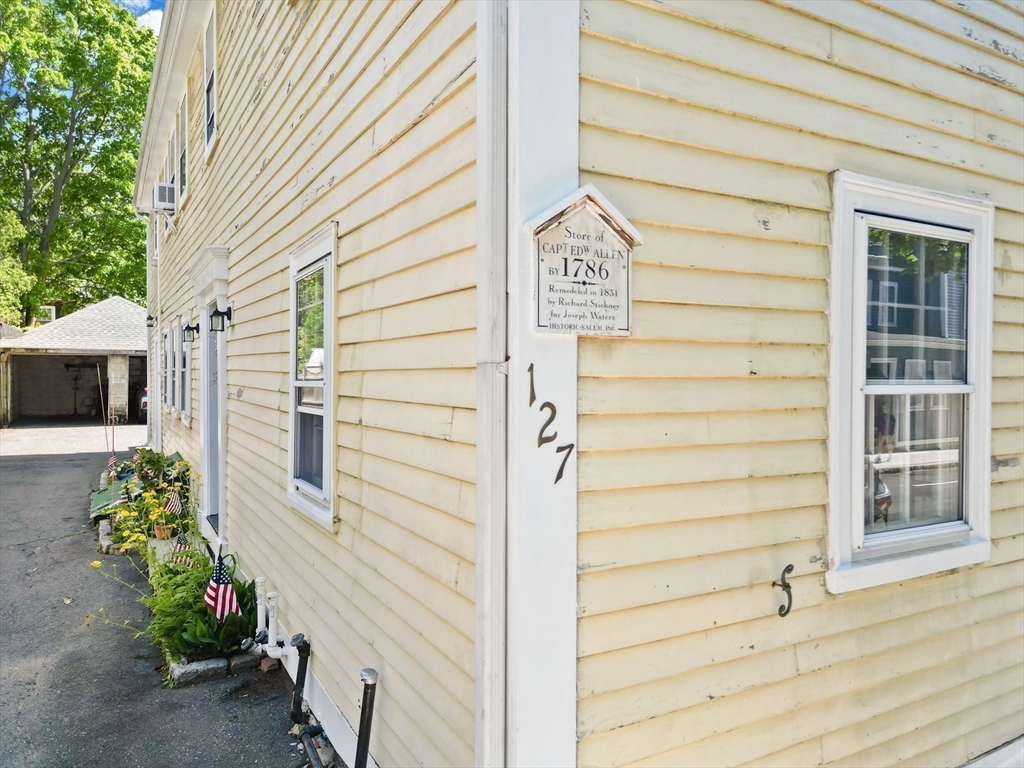 127 Derby St # 1