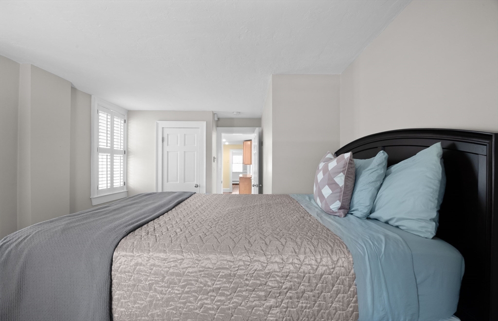 127 Derby St # 1