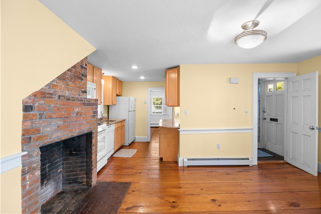 127 Derby St # 1
