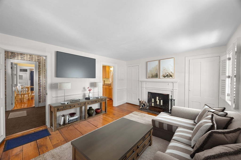 127 Derby St # 1