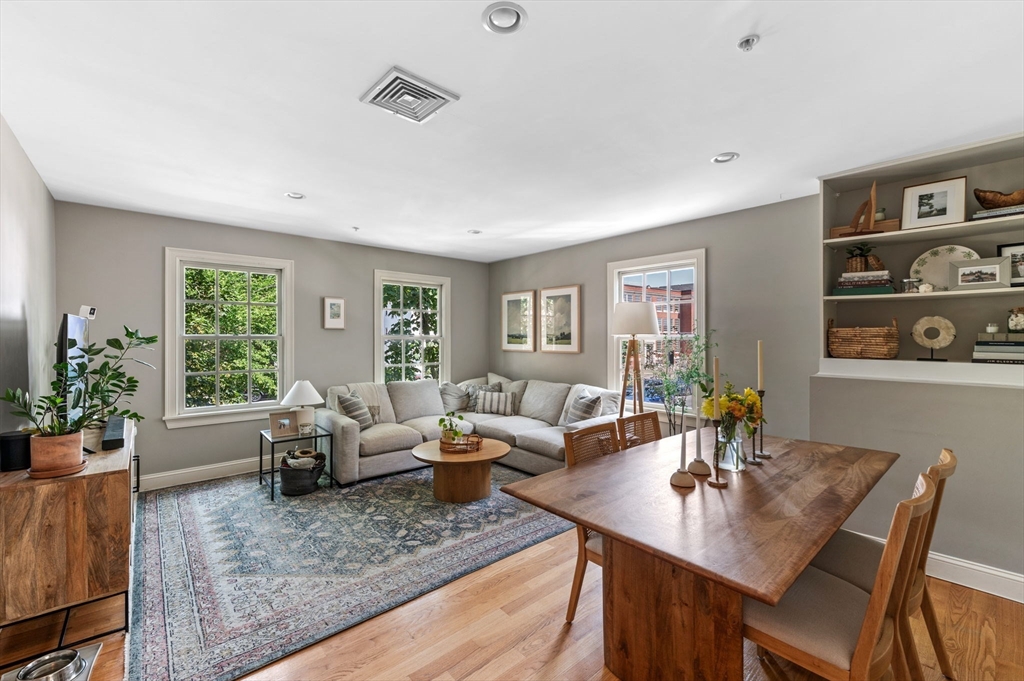 2 Hawthorne Boulevard # 4