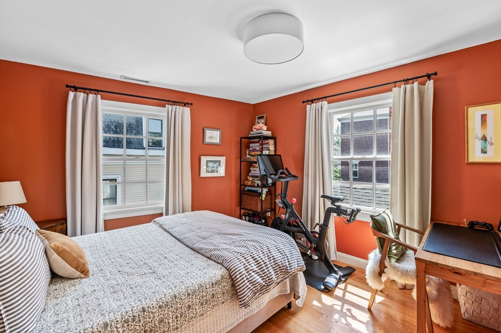 2 Hawthorne Boulevard # 4