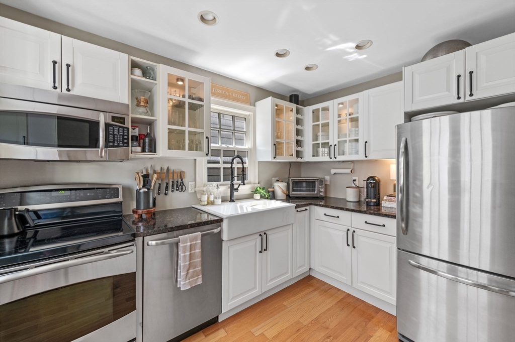 2 Hawthorne Boulevard # 4