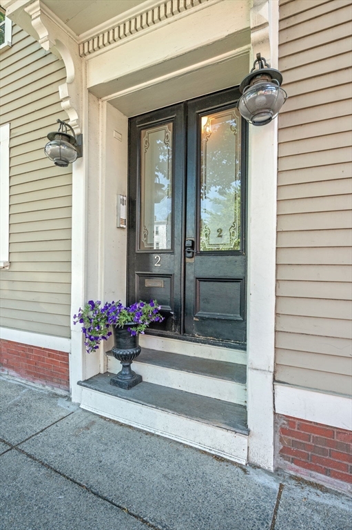 2 Hawthorne Boulevard # 4