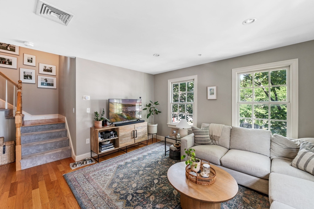 2 Hawthorne Boulevard # 4