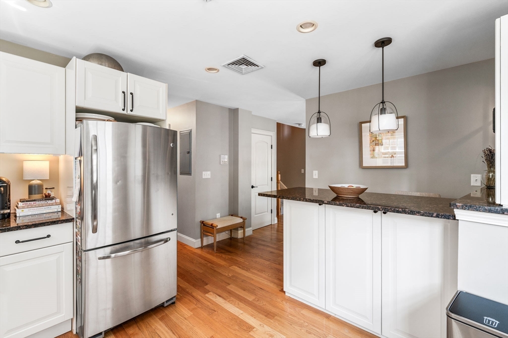 2 Hawthorne Boulevard # 4