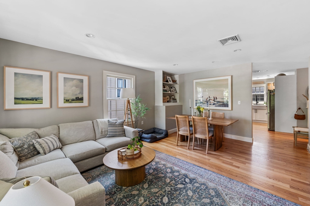 2 Hawthorne Boulevard # 4