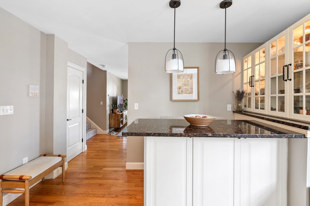 2 Hawthorne Boulevard # 4