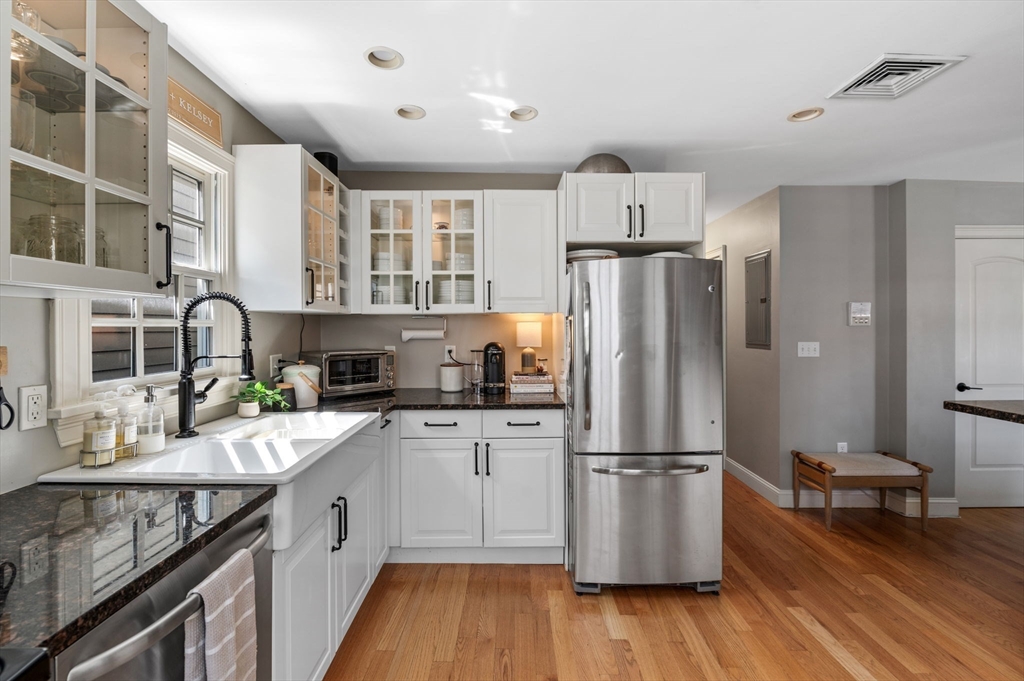 2 Hawthorne Boulevard # 4
