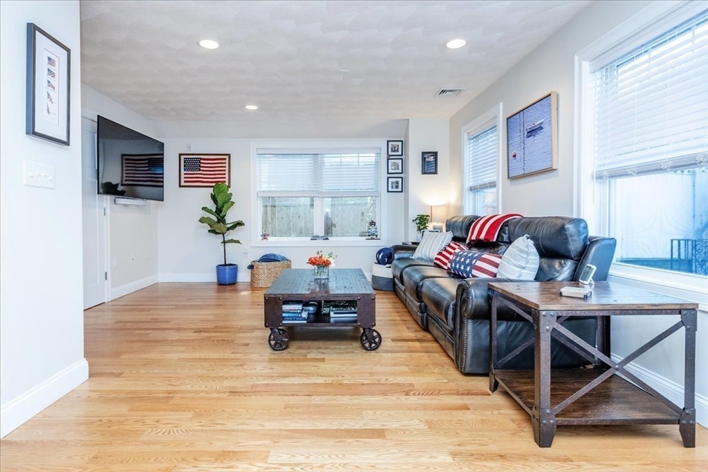 105 Green Street # 4