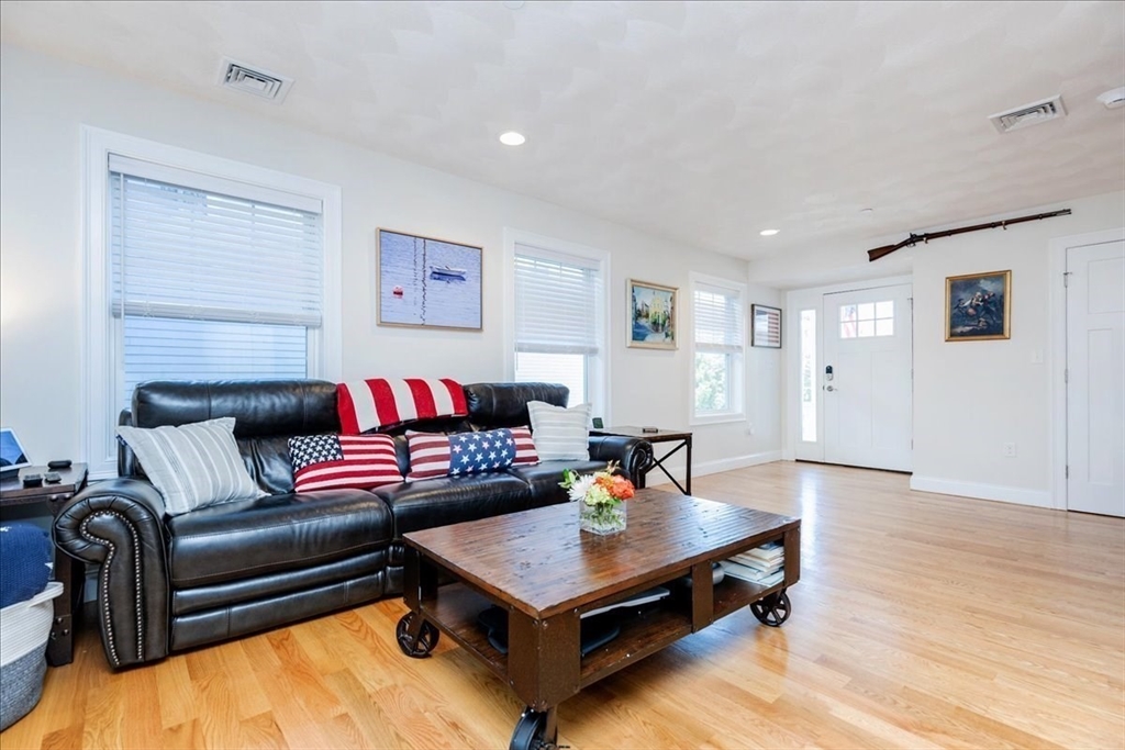 105 Green Street # 4