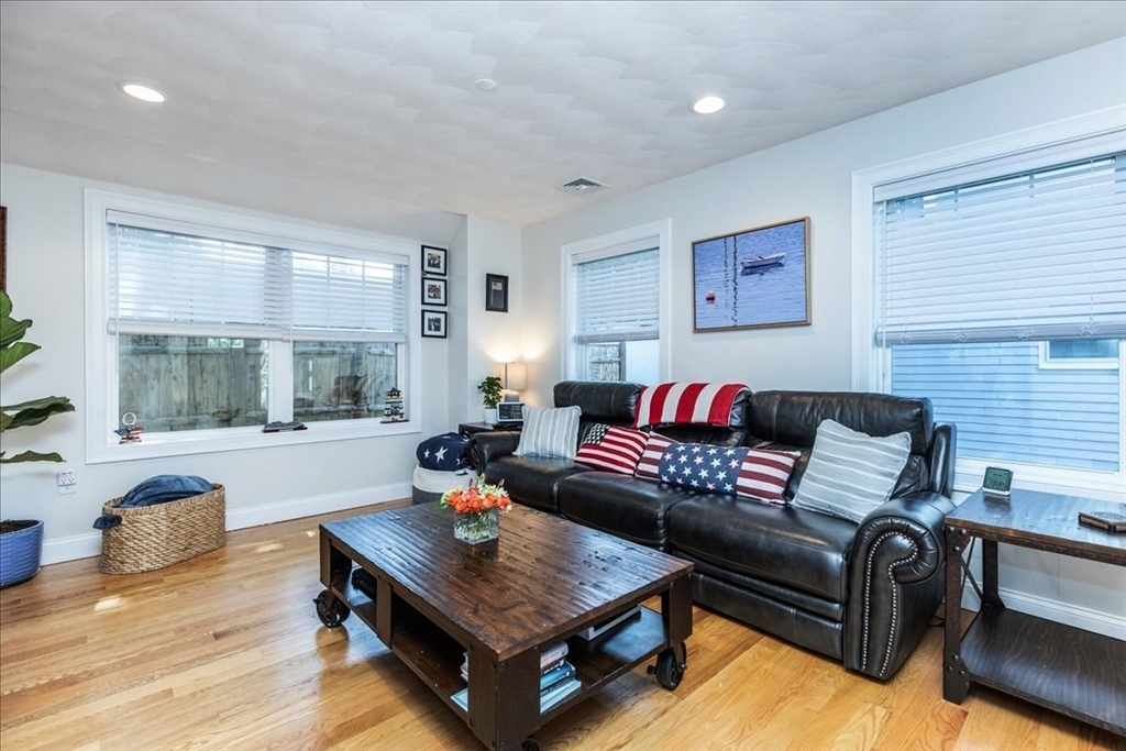 105 Green Street # 4