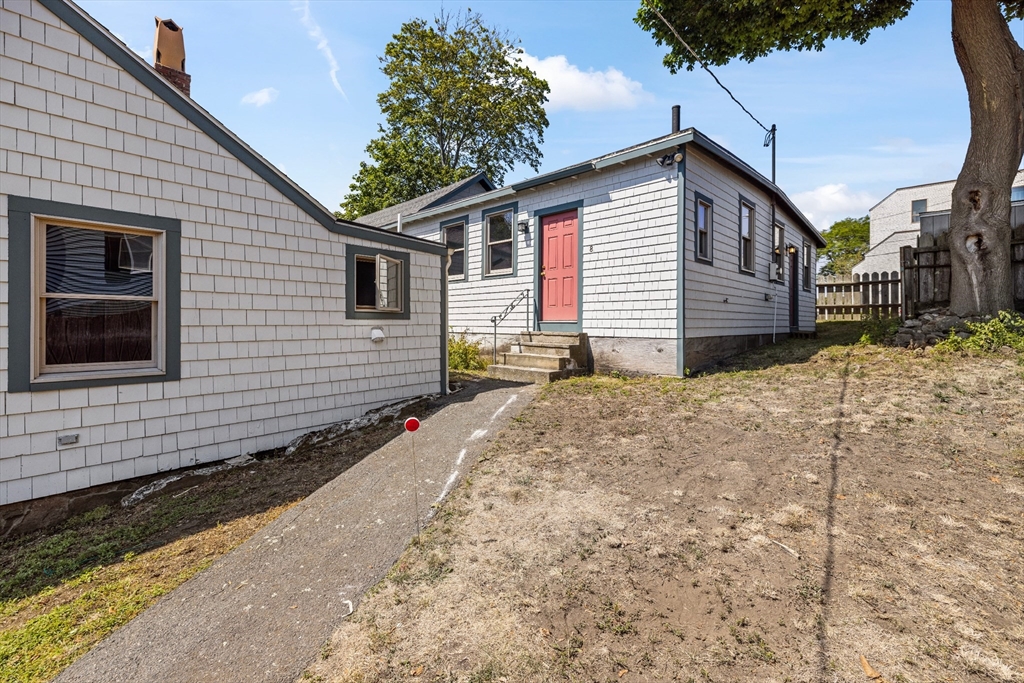 6 Redstone Ln