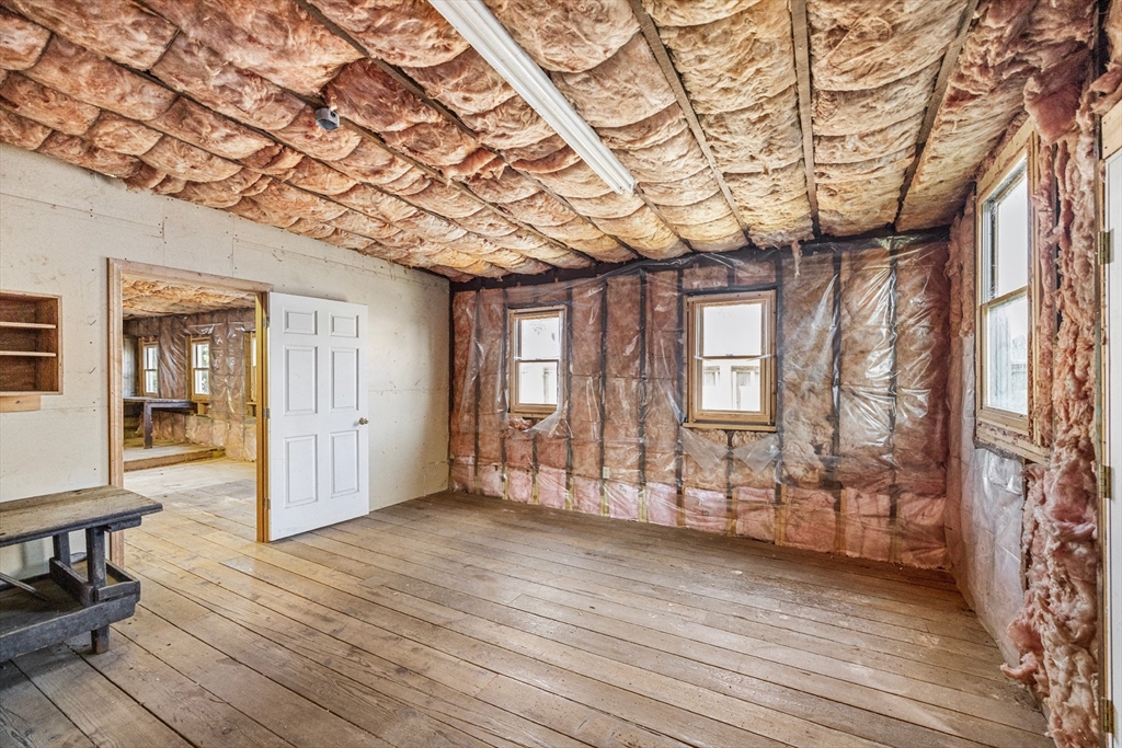 6 Redstone Ln