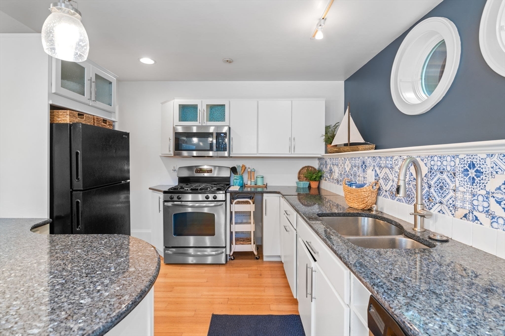 29 Front St # 1, Marblehead Unit: 1