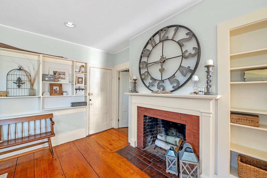 29 Front St # 2, Marblehead Unit: 2