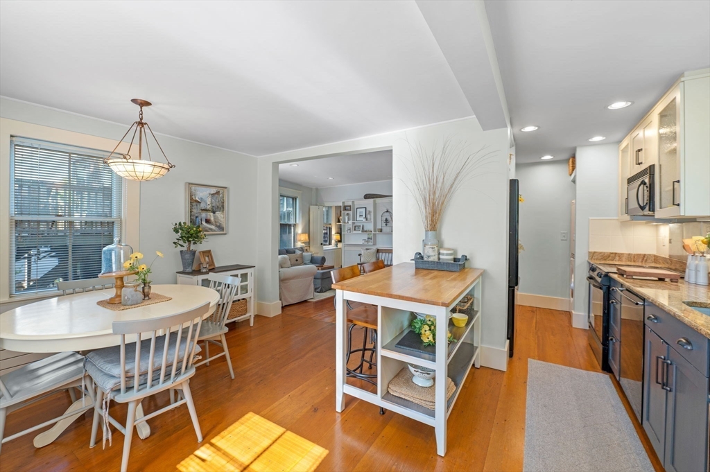 29 Front St # 2, Marblehead Unit: 2