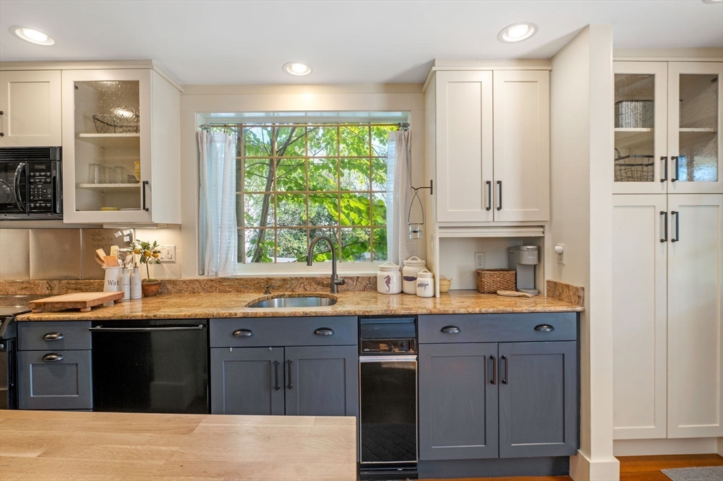 29 Front St # 2, Marblehead Unit: 2