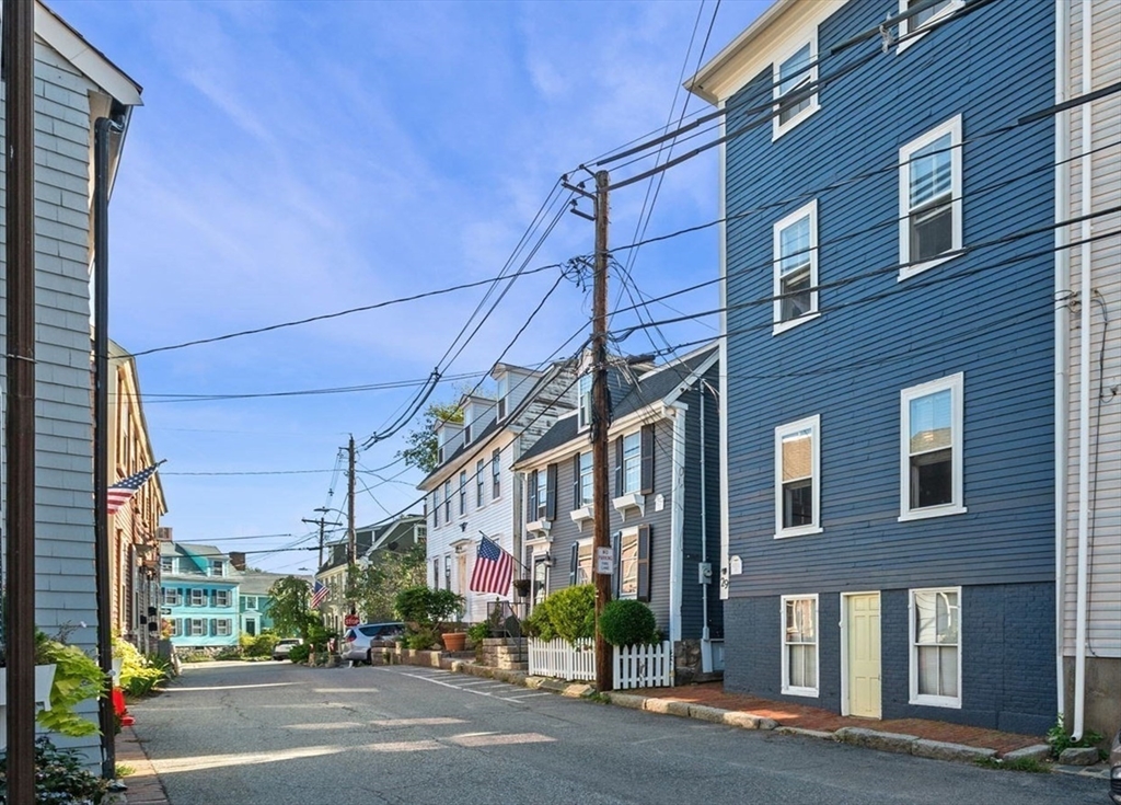29 Front St # 2, Marblehead Unit: 2