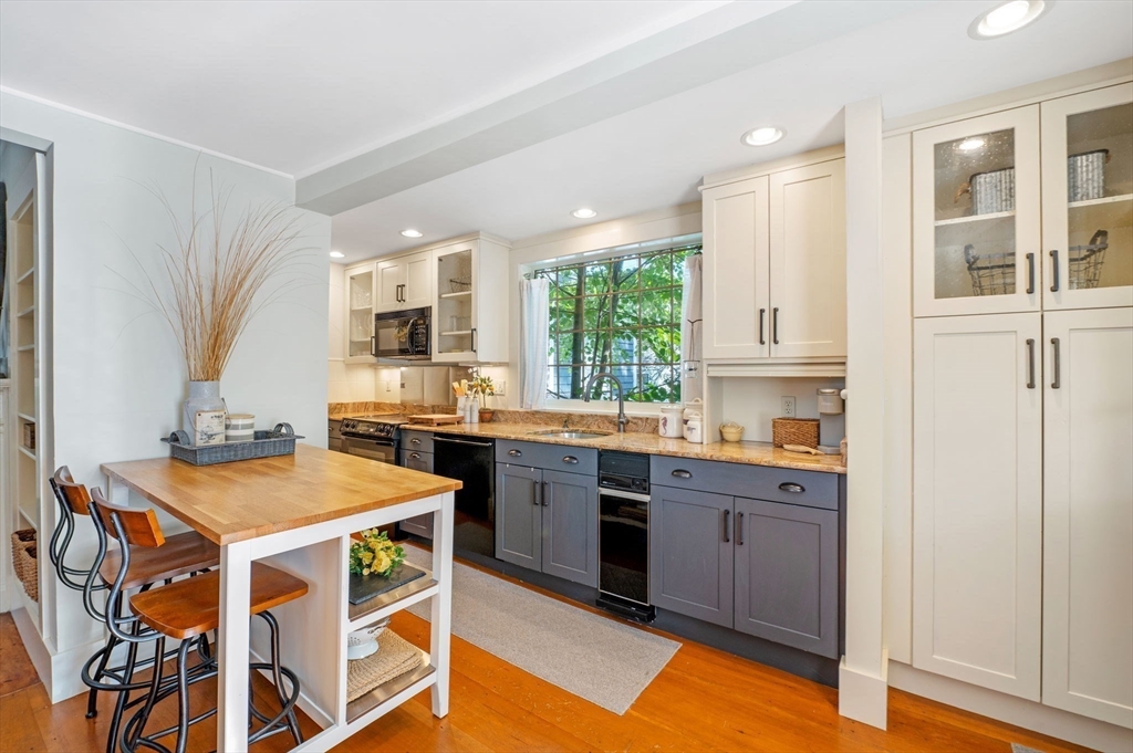 29 Front St # 2, Marblehead Unit: 2