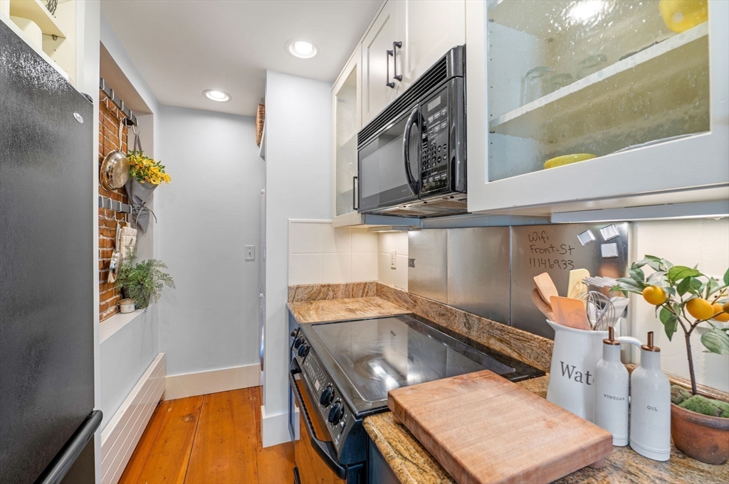 29 Front St # 2, Marblehead Unit: 2