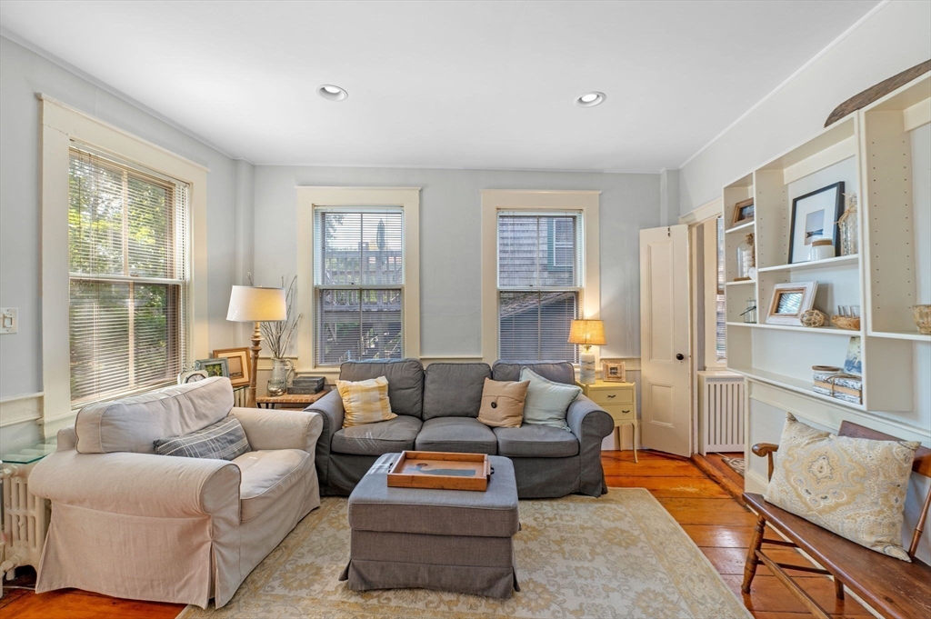 29 Front St # 2, Marblehead Unit: 2