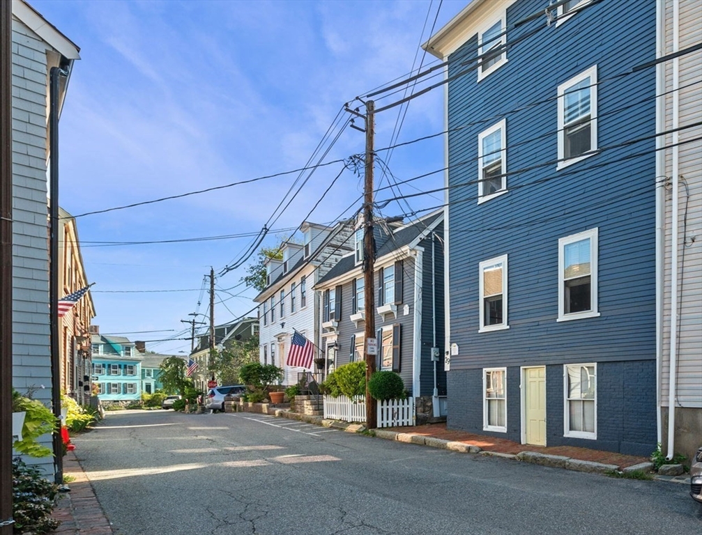 29 Front St # 3, Marblehead Unit: 3