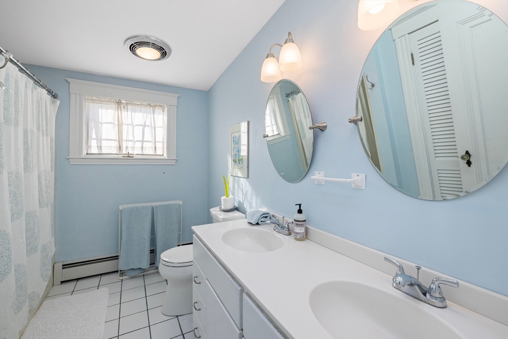 3 Oak St, Marblehead