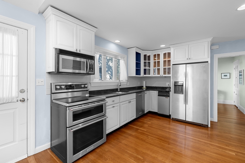 3 Oak St, Marblehead