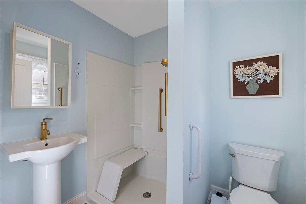 3 Oak St, Marblehead