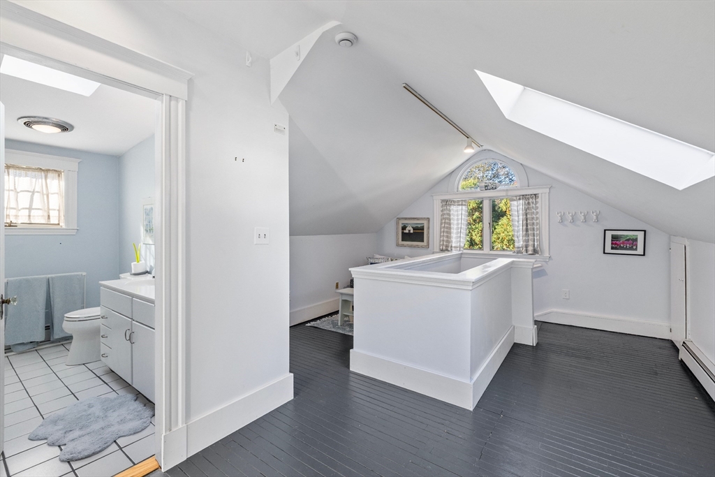 3 Oak St, Marblehead