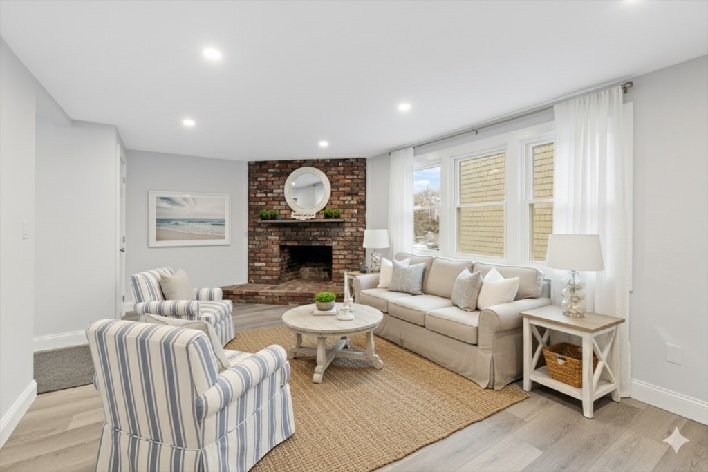 27 Village St # 1