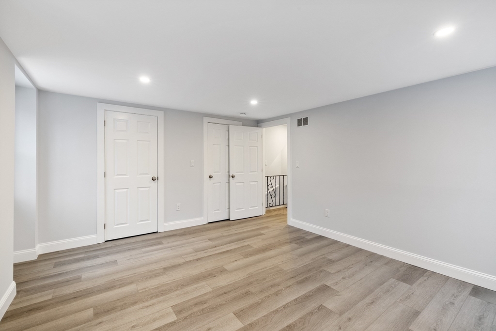27 Village St # 1