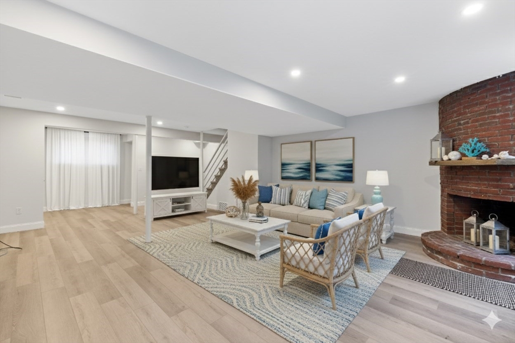27 Village St # 1