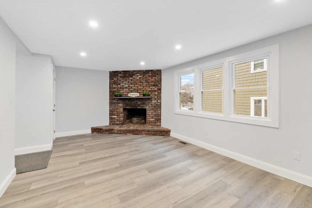 27 Village St # 1