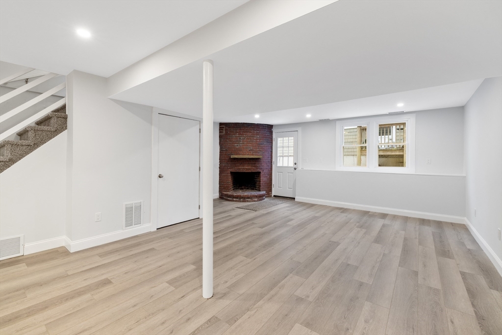 27 Village St # 1