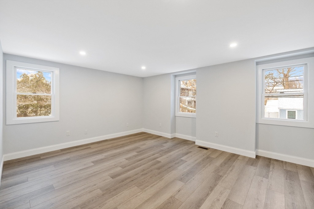 27 Village St # 1