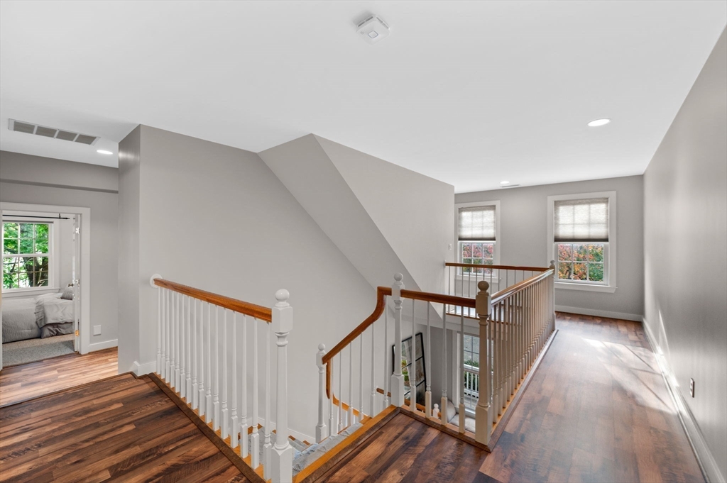 15 Westport Ln