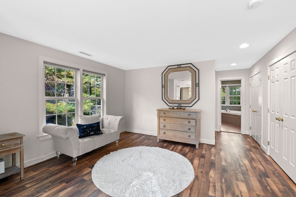 15 Westport Ln