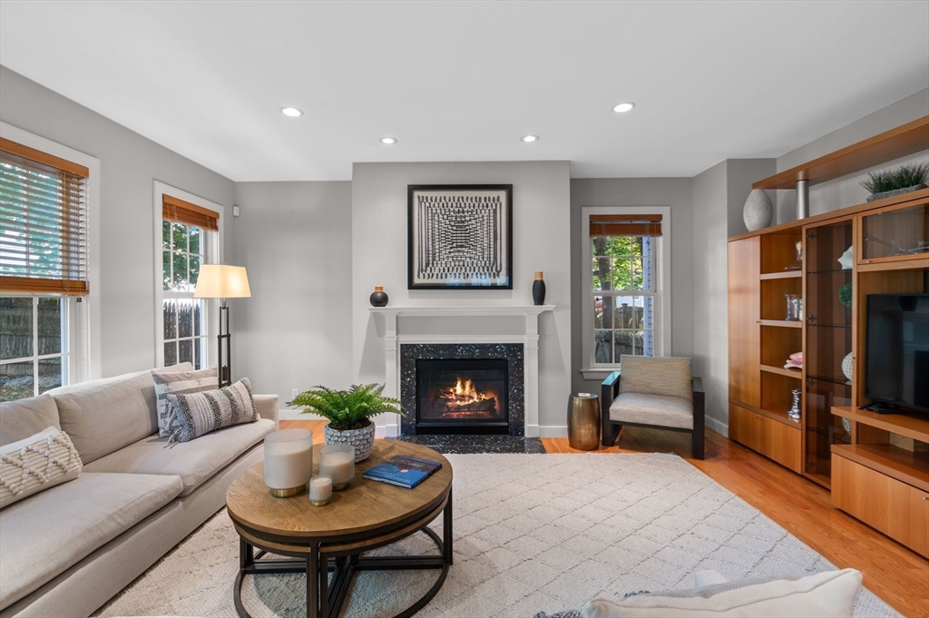 15 Westport Ln